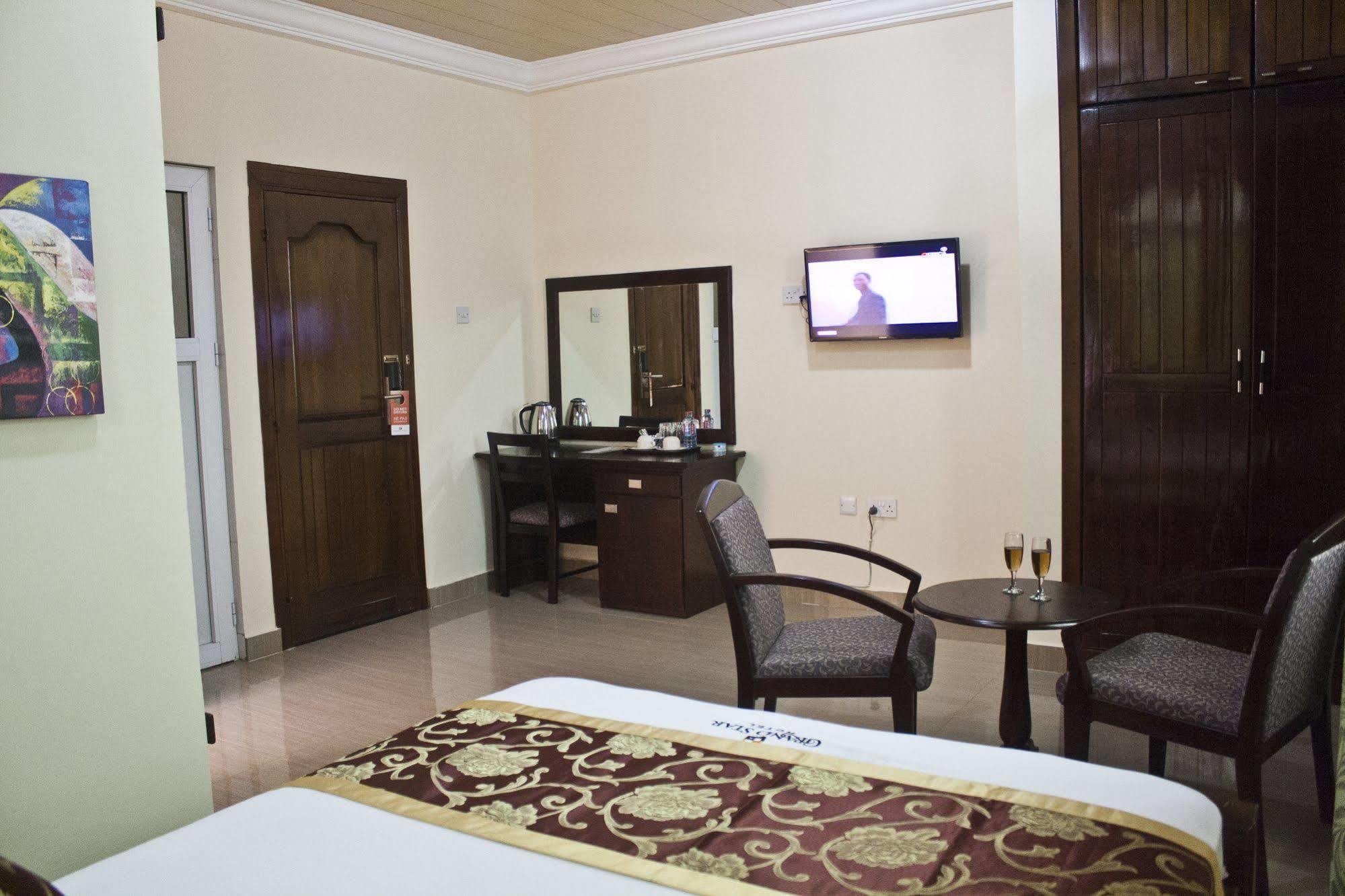 Grand Star Hotel North Legon Exterior photo